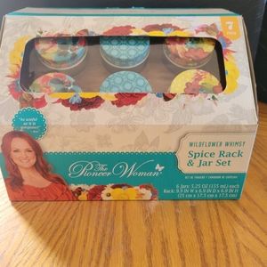 Spice rack pioner woman